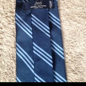 BROOKS BROTHERS 346 MEN'S PURE SILK TIE